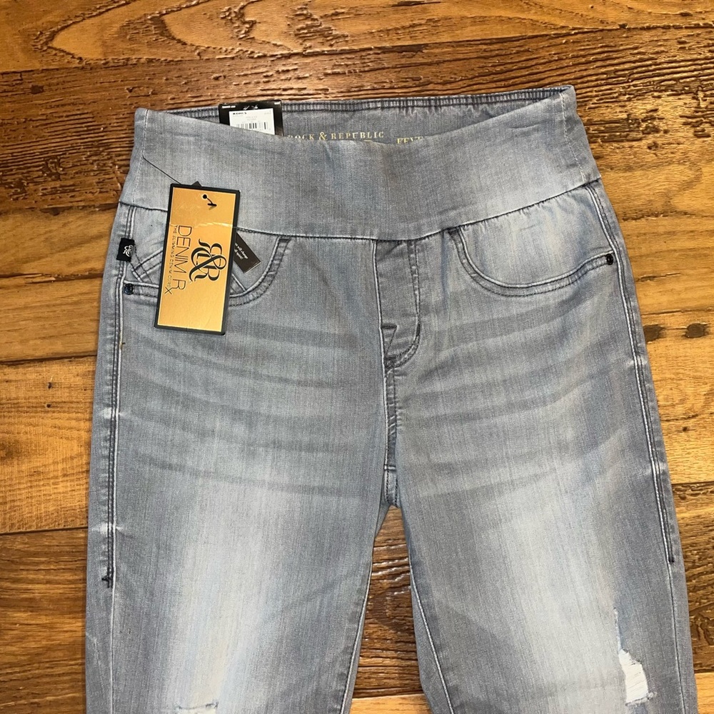 NWT- Rock & Republic Cropped Jeans- Size 8 - Picture 3 of 11